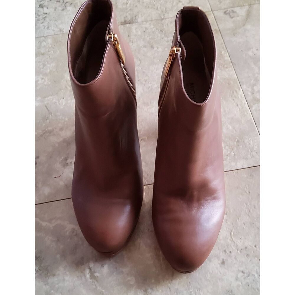 MICHAEL KORS cognac/tan zip up ankle high block heel boots/booties